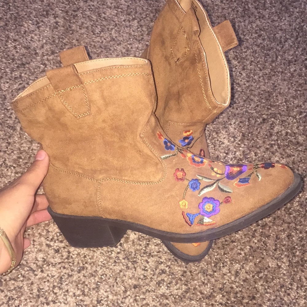 cute booties - Picture 2 of 5